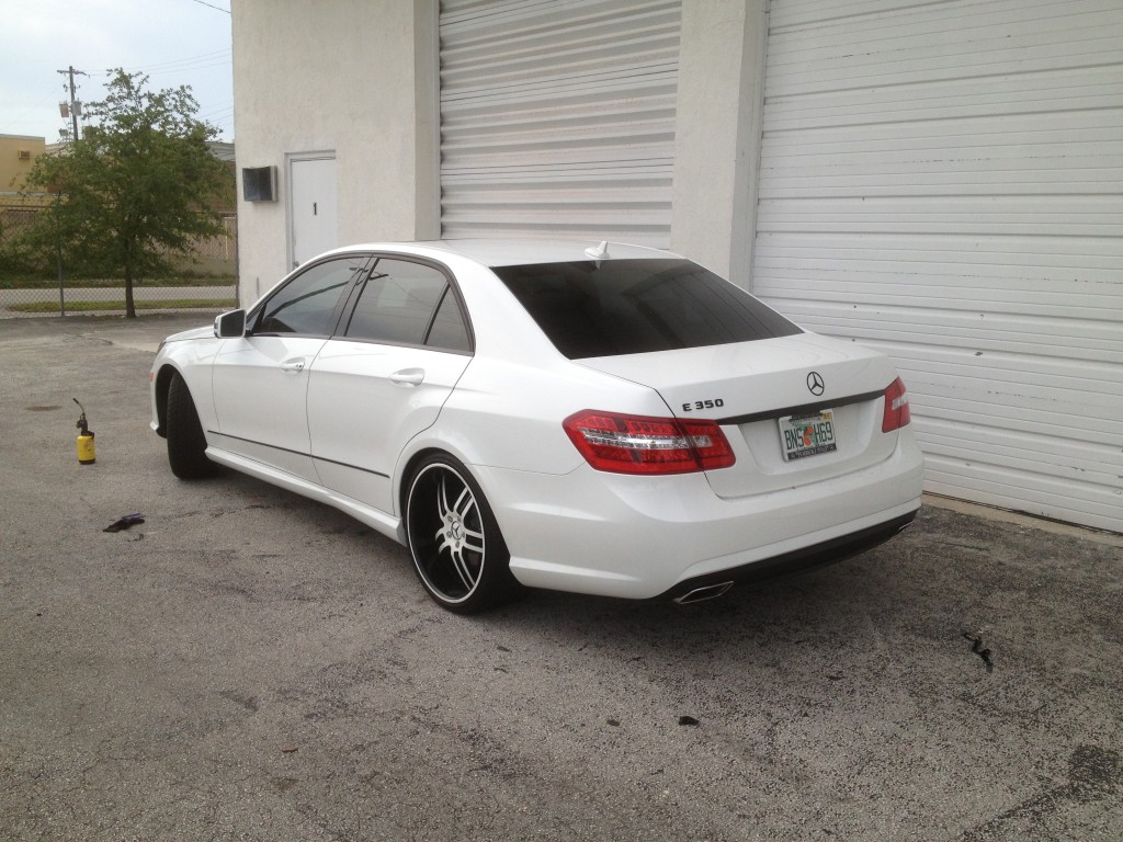 Mercedes Benz E350 Chrome Delete and Gloss Black Roof Wrap